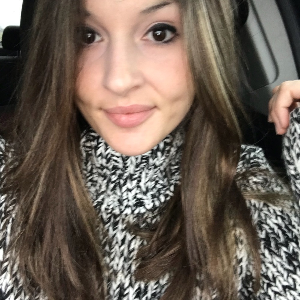 Meet your Posher, Monica